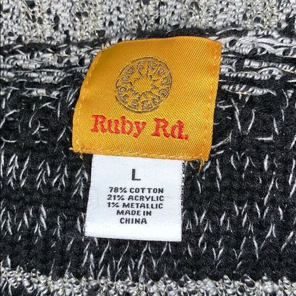 🛍️Ruby Rd. cotton blend black and white sweater - Picture 2 of 6